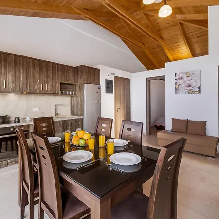 Gkountis Deluxe King 2 *